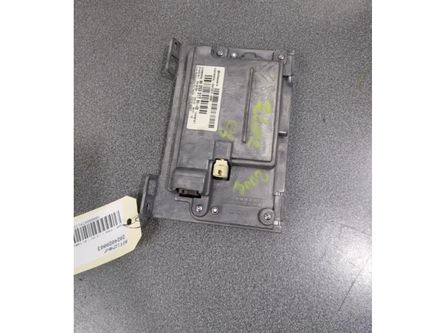 Дисплей    9812862880   Peugeot 2008 I