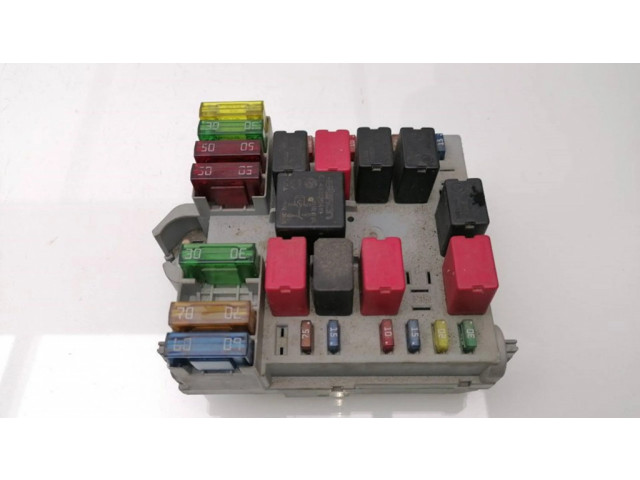 Блок предохранителей  51724394   Fiat Stilo    