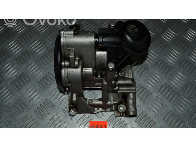 Масляный насос 7811924, 62440410 Toyota Avensis T270 2.0