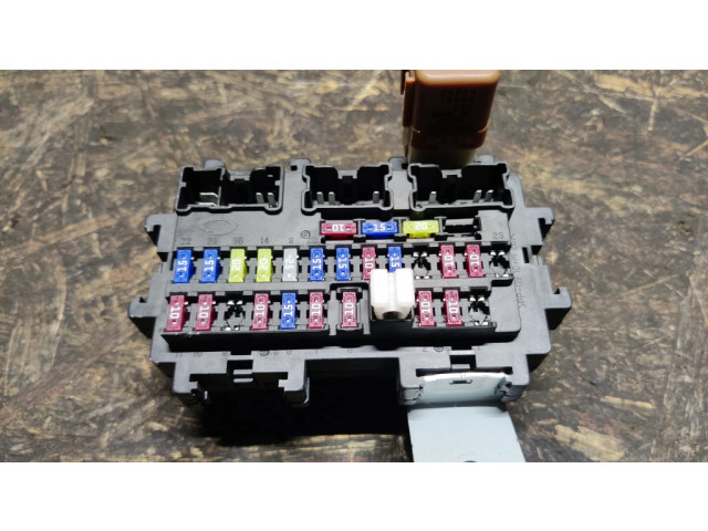 Блок предохранителей 252360745R   Renault Koleos I    