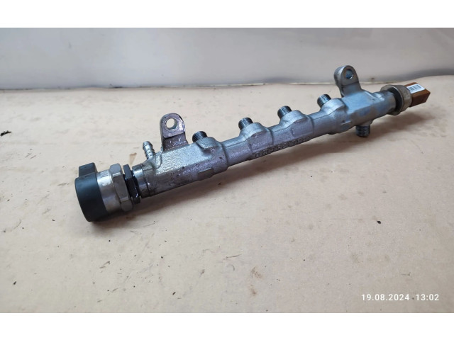 Vstřikovací lišta 03L130089P Audi A3 S3 A3 Sportback 8P CFFB