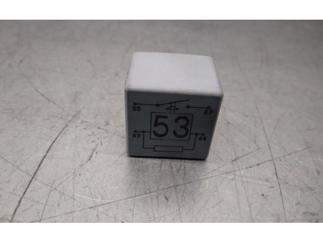 Блок предохранителей 141951253B   Audi A3 S3 8L    