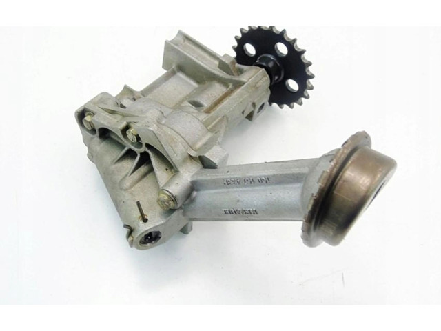 Масляный насос   8200150195  Dacia Logan II 