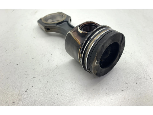 Píst A6510300117, 402402025 Mercedes-Benz E W212 651.924