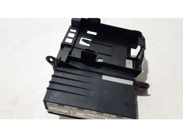 Радио/ проигрыватель CD/DVD / навигация