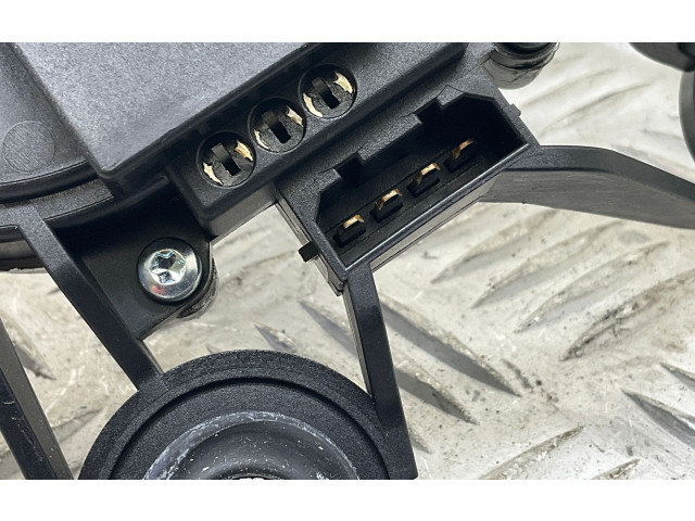 Моторчик заднего дворника 5J7955711B    Skoda Yeti (5L)