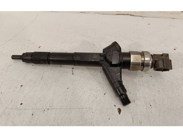 Vstřikovač 04E02962 Nissan Almera Tino YD22