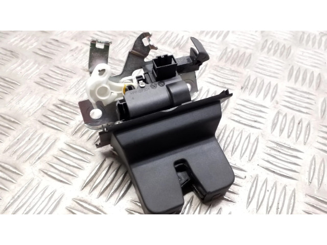 Замок багажника 3V0827505C    Skoda Superb B8 (3V) 2015-2024 года