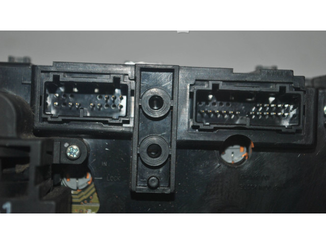 Блок управления климат-контролем 8682734, 03W07E   Volvo XC90