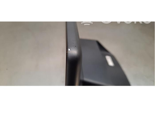 Дисплей    167328810B   Tesla Model 3