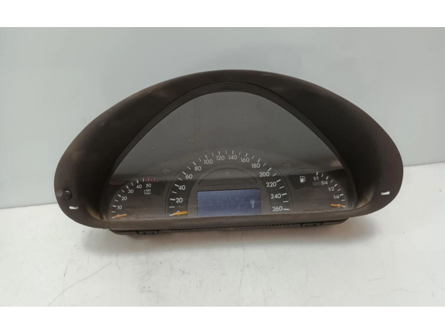 Přístrojová deska Mercedes-Benz C W203 A2035403047