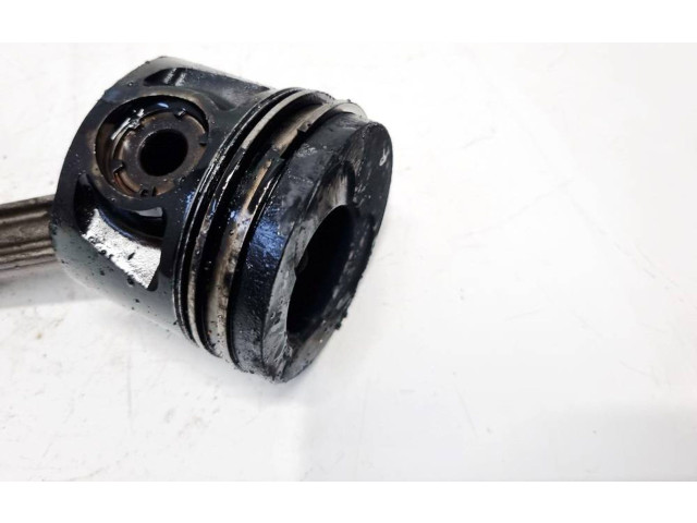 Поршень с шатуном Volvo S80