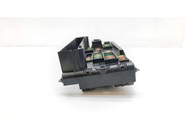 Pojistková skříňka 9210861 BMW 7 F01 F02 F03 F04 2010