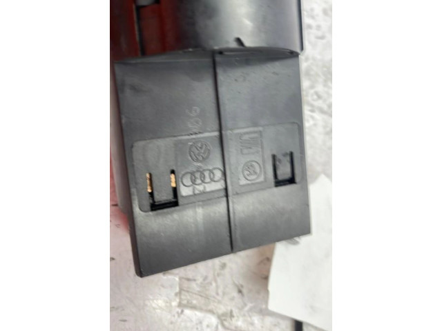 Ручка поворотов/ фонарей Skoda Fabia Mk2 (5J)