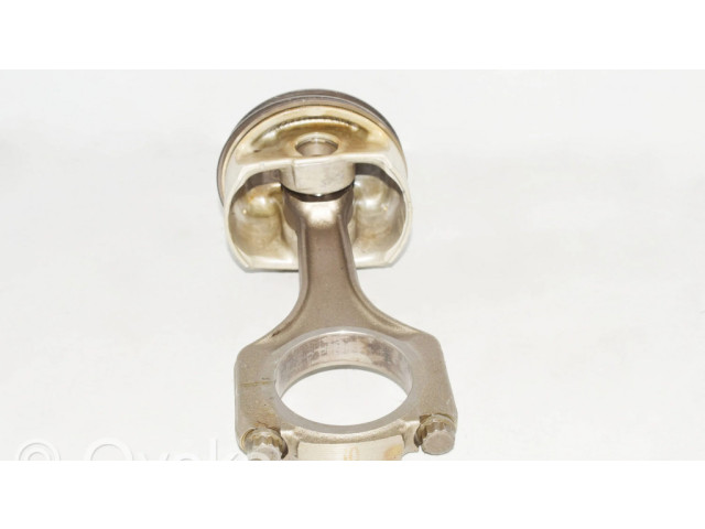 Píst NAN BMW 5 E60 E61 pro benzínový motor 2.0