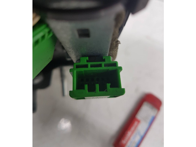 Подушка безопасности водителя 30642025, 03W18 Volvo V70