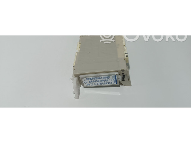 Pojistková skříňka Řídící jednotka BSM 8273052K40 Toyota Yaris 2019