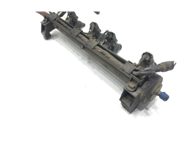 Топливная рампа 06A906031BT Skoda Octavia Mk2 (1Z)