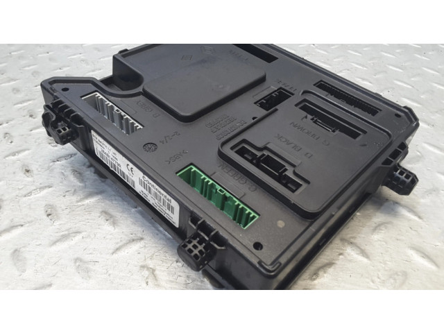 Блок предохранителей 284B14779R, S180098001 Renault Scenic III - Grand scenic III