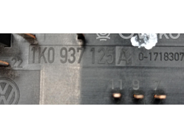 Блок предохранителей 1K0937125A   Audi A3 S3 8P    