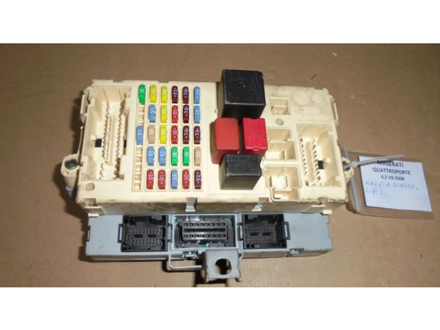 Блок предохранителей 501210100090 Maserati Quattroporte