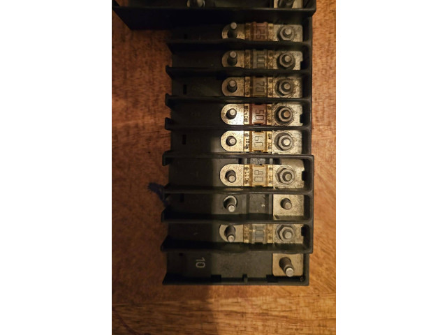 Блок предохранителей 7H6970187GF   Volkswagen Transporter - Caravelle T5    