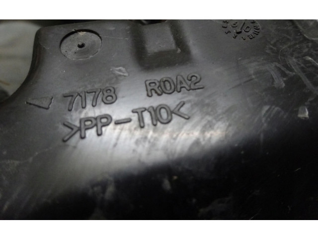 Pojistková skříňka 8266252301, 7178R0A2 Toyota Yaris 2009