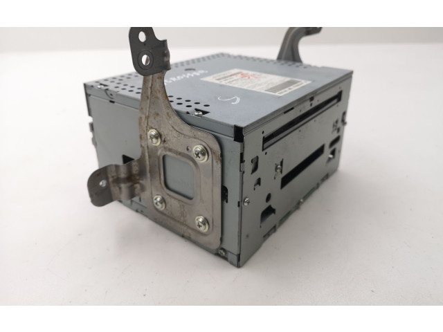 Радио/ проигрыватель CD/DVD / навигация