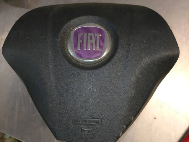 Подушка безопасности водителя 735504135, 07354606210   Fiat Grande Punto