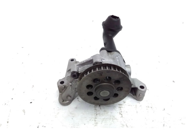 Масляный насос 03L115105B Skoda Fabia Mk2 (5J)