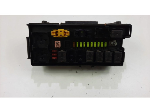 Блок предохранителей 04692087AB Jeep Commander