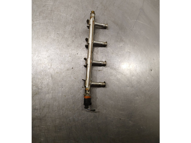 Топливная рампа 03F133320C, 049520410 Volkswagen Golf VI