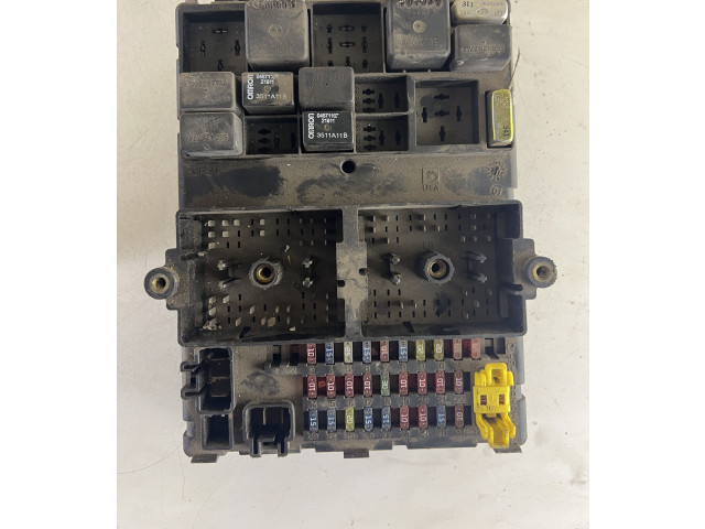 Блок предохранителей 3511A11B Jeep Grand Cherokee (WJ)