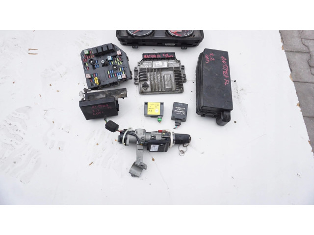 Řídící jednotka Opel Omega B2 2001