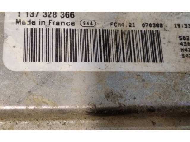 Вентилятор радиатора     RF8D15025, 0130307074    Mazda 3 I 