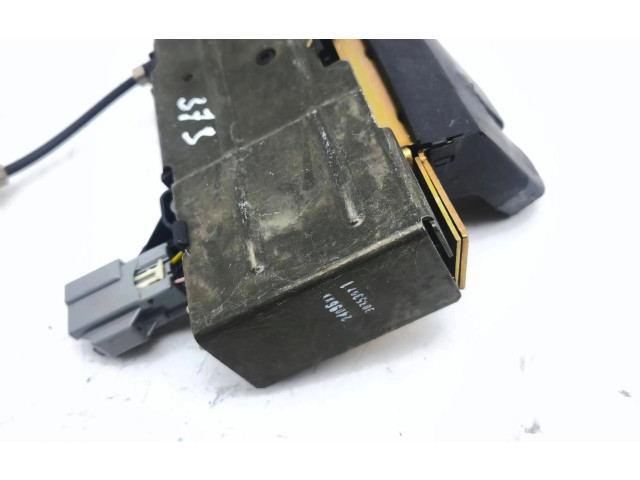 Zámek zadních dveří 30753971 Volvo XC90 2004