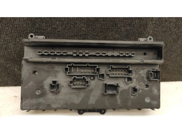 Pojistková skříňka A6395450801, 1070222011 Mercedes-Benz Vito Viano W639 2011