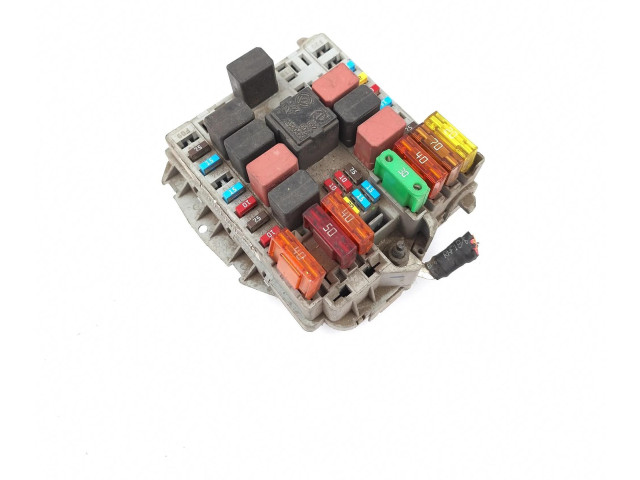 Блок предохранителей 46809993, 46520429 Fiat Albea