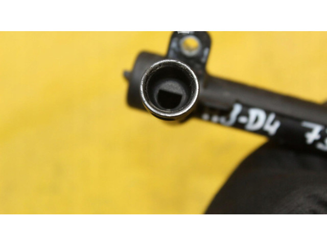 Vstřikovací lišta 06E133681L   Audi A8 S8 D4 4H     