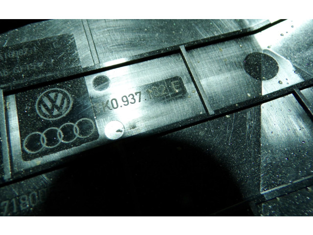   Pojistková skříňka 1K0937132F   Volkswagen Caddy 2014