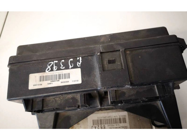 Блок предохранителей 04692073ab, 04692073AB Jeep Grand Cherokee (WK)