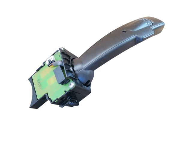 Ручка стеклоочистителей 8682869   Volvo V50