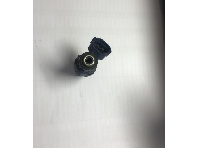 Vstřikovač 353102B000 Hyundai i30 pro benzínový motor 1.6