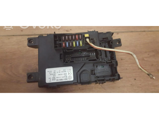 Блок предохранителей 00517086160 Fiat Grande Punto