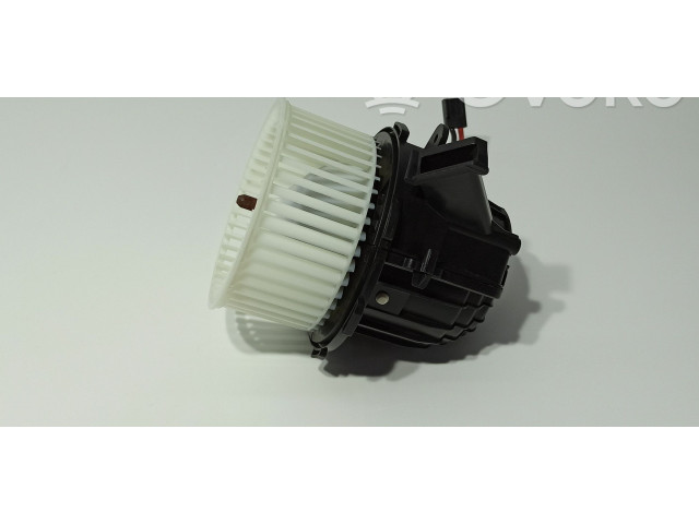 Вентилятор печки    8T1820021   Audi Q5 SQ5