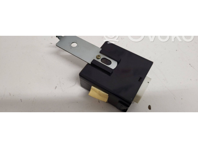 Блок управления ETS300220, G8D322AB   Mazda MPV II LW