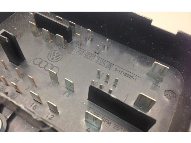 Блок предохранителей 1K0937125A Volkswagen Golf Plus