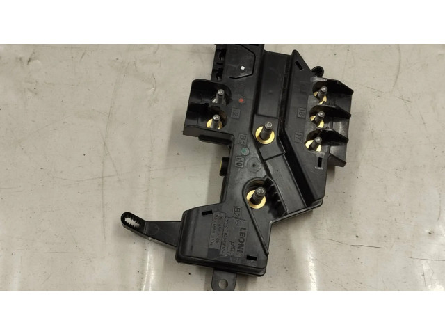 Узел подключения плюсовых проводов