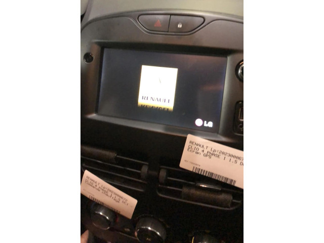 Дисплей Renault Clio IV