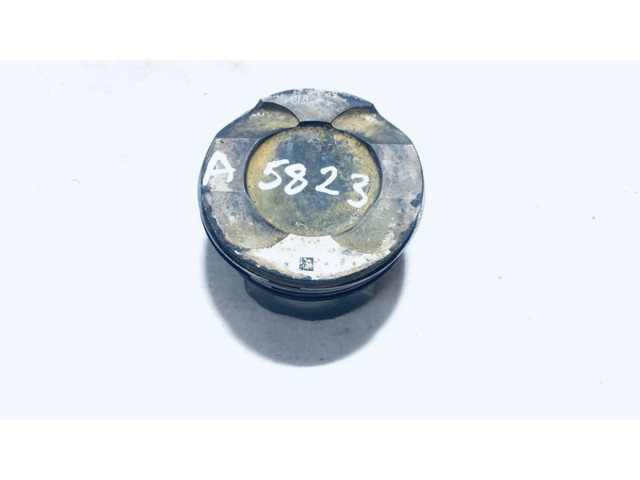 Píst BMW 7 F01 F02 F03 F04 pro benzínový motor 3.0